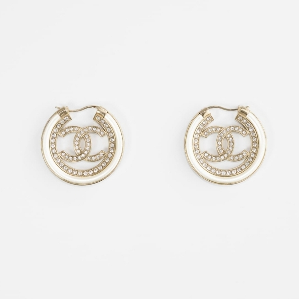 🦋 NWT 🦋 Chanel Hoop Earrings